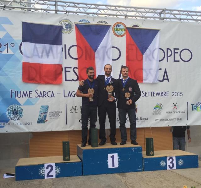 12036446_977294422290947_8410969608997221785_n